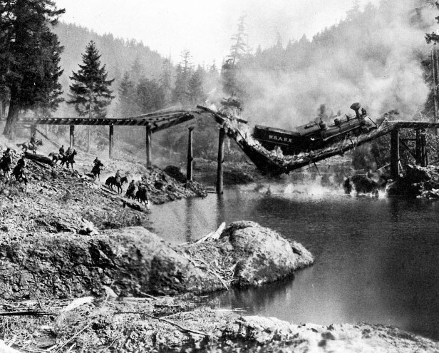 Photo de la chute de la locomotive